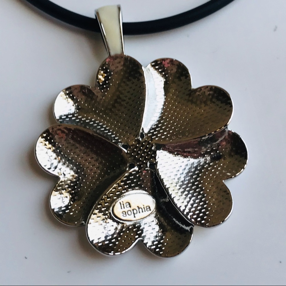 Whimsy Enamel Flower Statement Cream Heart Pedals Pendant Crystal Choke Necklace - Picture 9 of 16